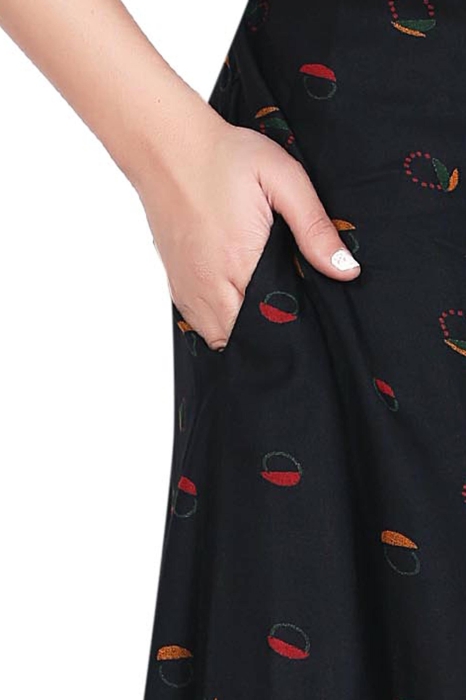 black alpine cotton night gown raund design  alpine cotton night gown