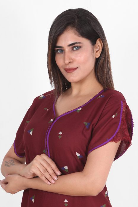 maroon alpine cotton night gown with zip and trikon design  alpine cotton night gown